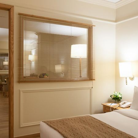 Le Commodore Hotel Beirut Eksteriør bilde