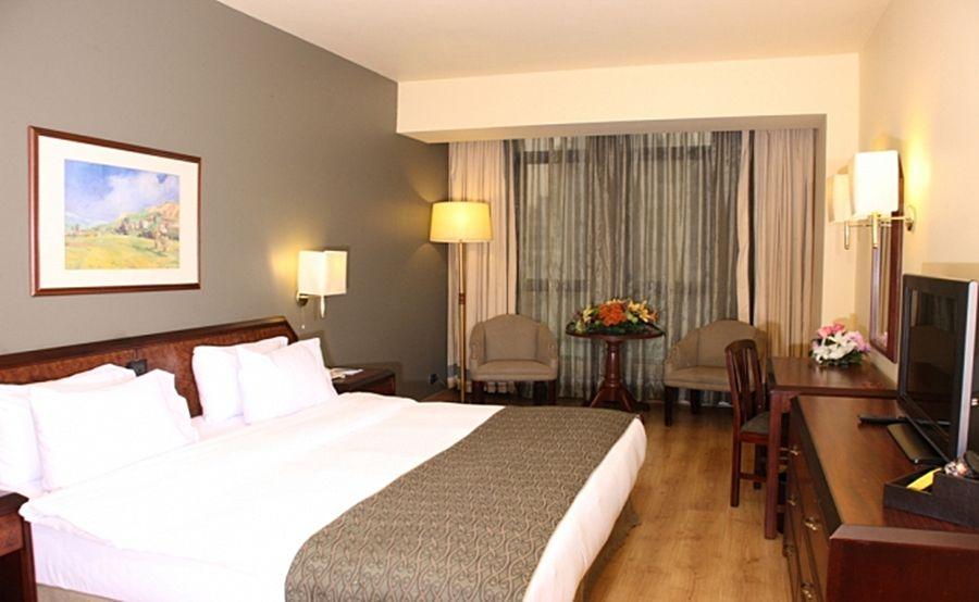 Le Commodore Hotel Beirut Eksteriør bilde