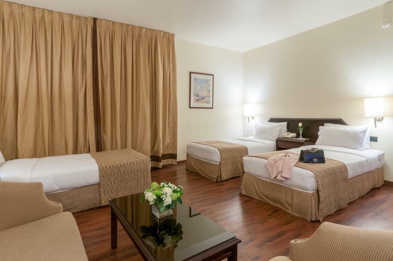 Le Commodore Hotel Beirut Eksteriør bilde